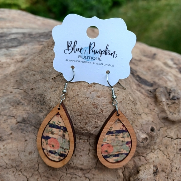 Private Label Jewelry - Wooden Earrings (Floral)